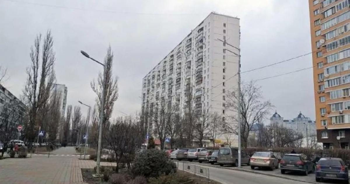 Дев'ять діб у крижаній пастці: на Русанівці цілий під’їзд замерзає за температури +1°C