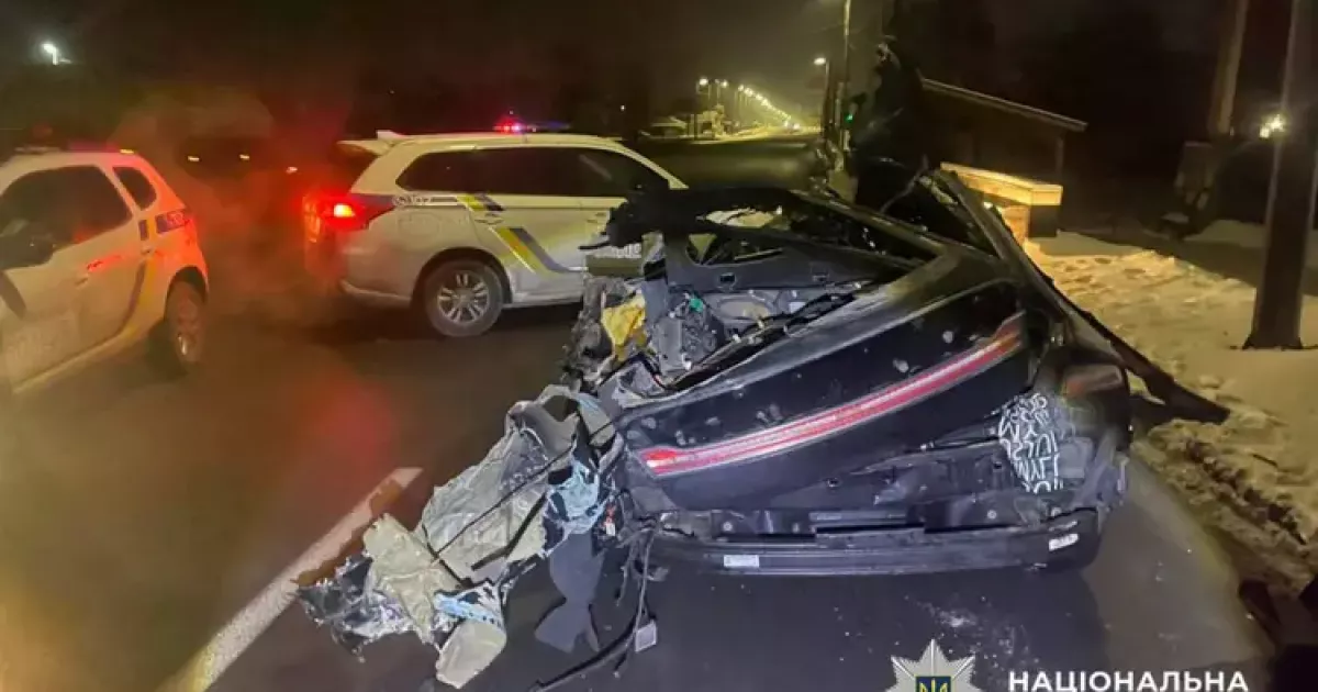 Нічна аварія на Кільцевій у Києві: водій Lincoln загинув на місці