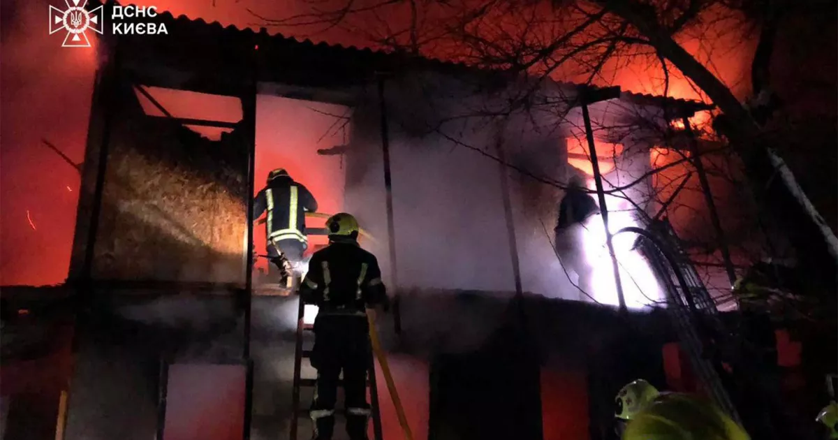 У Деснянському районі Києва сталася пожежа в приватній садибі