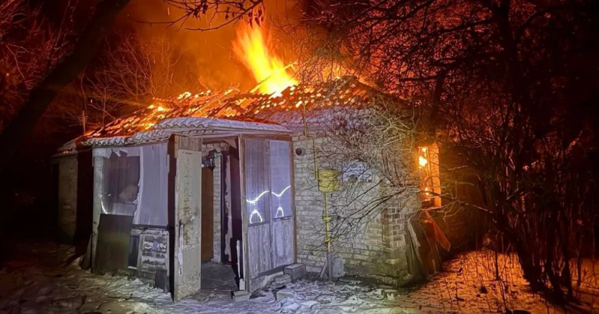 Нічна трагедія в Селищі: на Київщині вогонь забрав життя літньої пари