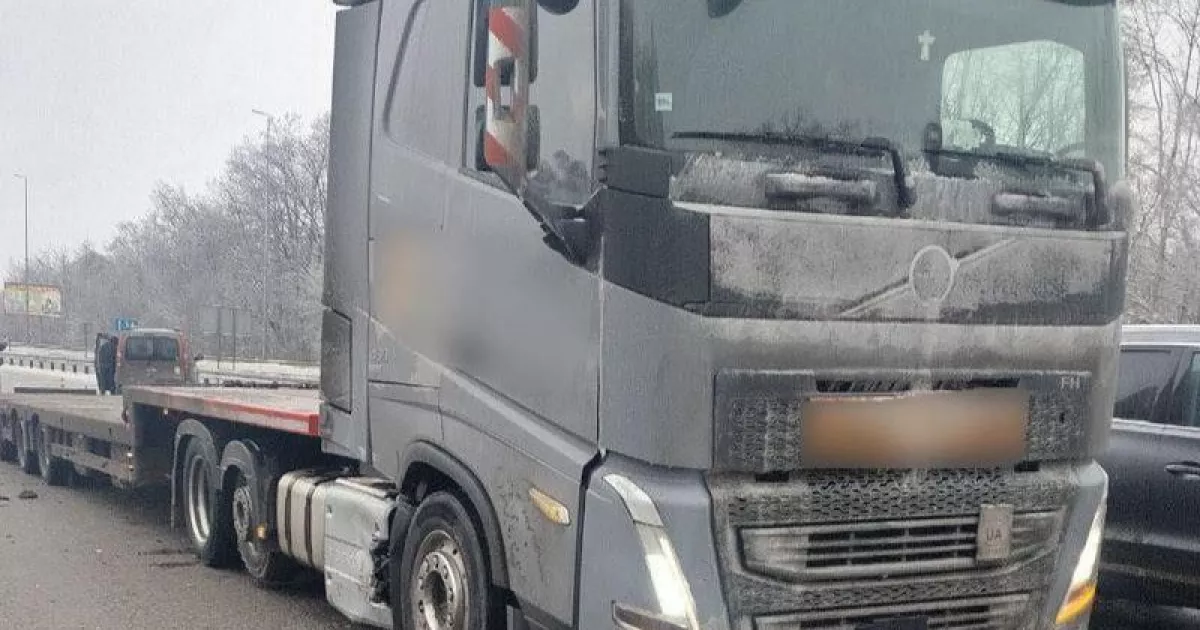 Аварія на Одеській трасі: рух у напрямку Києва ускладнений