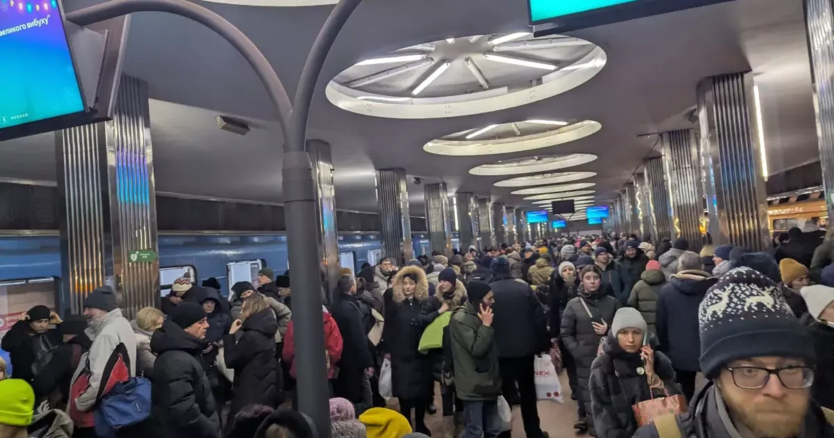 Після тривалої повітряної тривоги Київ зіткнувся з транспортним перевантаженням