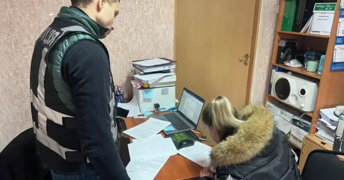 Домашнє пекло на Лісовому масиві: у Києві жінка катувала власного сина