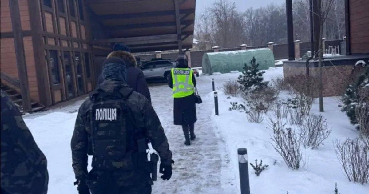 Будинок замість берега: екснардепу загрожує в’язниця за самовільне захоплення берега Дніпра