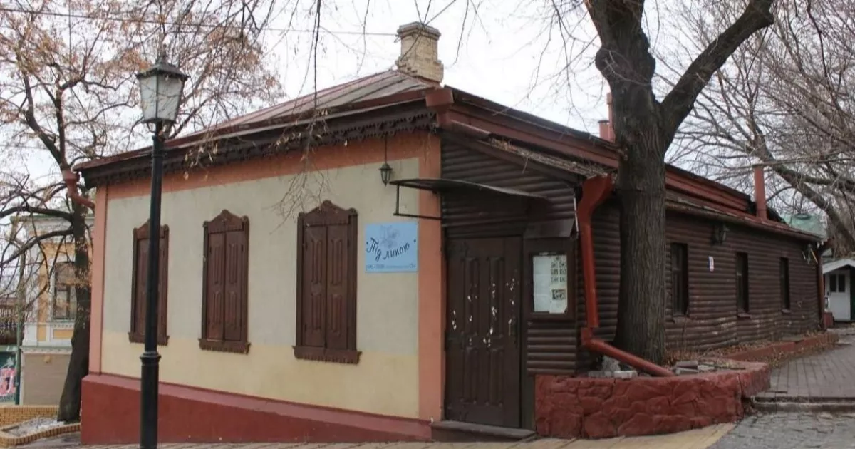 Жодної забудови і демонтажу: у КМДА пояснили, що відбувається з будинком на Андріївському узвозі