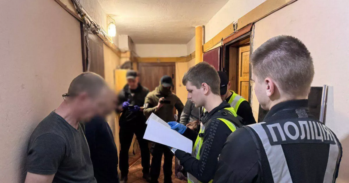 Рік під наглядом: у Києві викрили організовану наркомережу з виробництвом амфетаміну