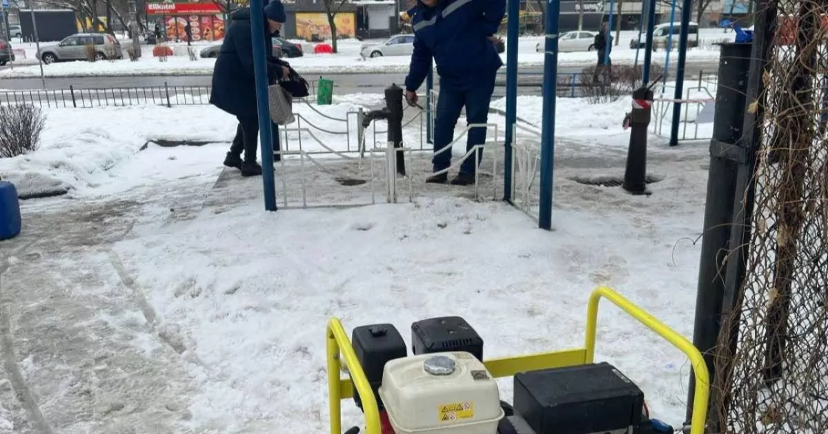 Генератори для бюветів: у Києві пояснили, коли запускають автономне водопостачання
