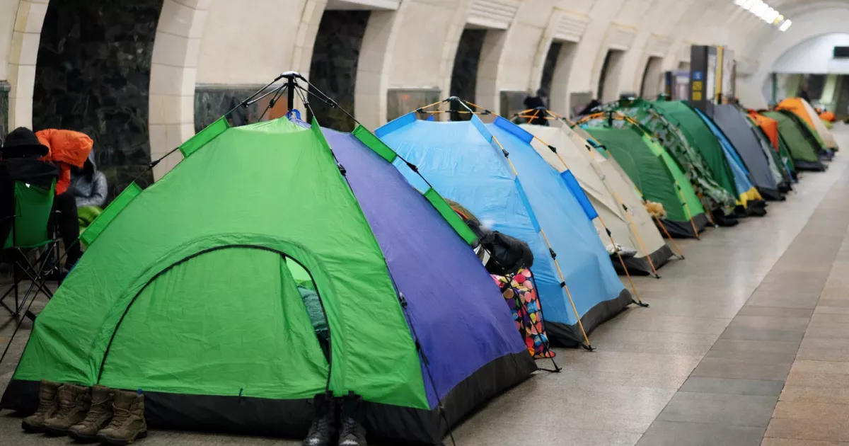 Ніч у метро: майже 10 тисяч киян рятувалися від ракет у метрополітені