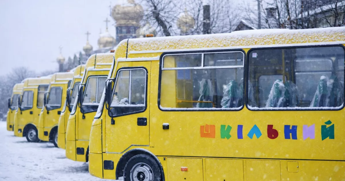 Дизель не витримав: на Київщині скасовують шкільні рейси через морози — як дітям дістатися на уроки?