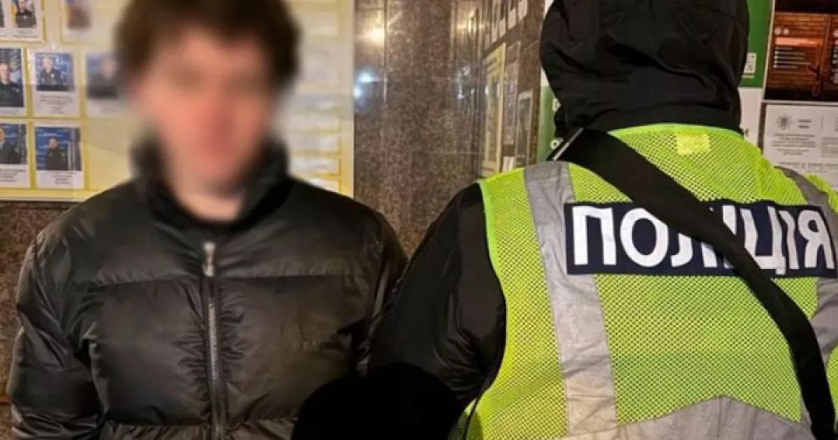 Гроші, хайп та зневага: у Києві затримали блогера, який принизив пенсіонерку заради відео