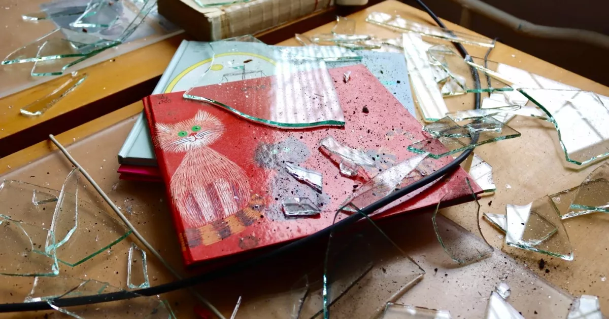 Удар по дитячому простору: під час обстрілу Києва пошкоджено Національну бібліотеку України для дітей