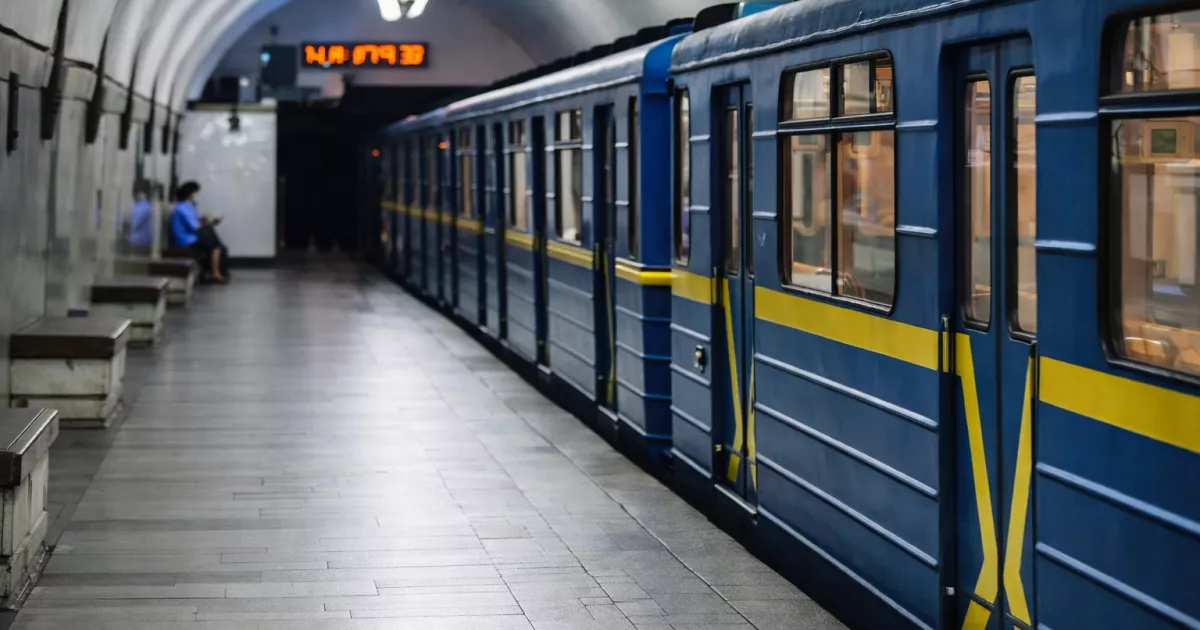 Потяги за графіком та станції-укриття: як працює київське метро у лютому 2026 року?