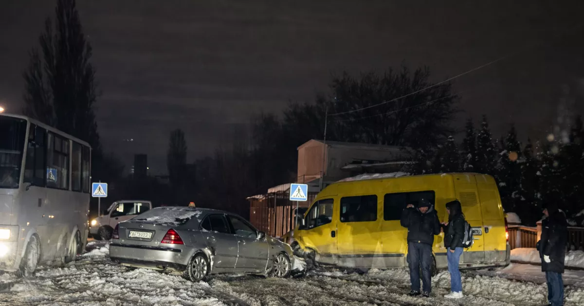 Пастка на Робітничій: як аварія водоканалу перетворила дорогу на Коцюбинське на зону виживання