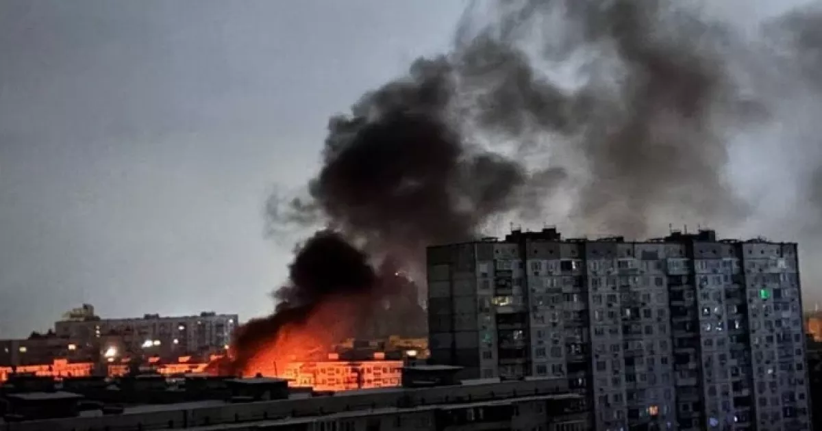 Вогонь серед багатоповерхівок: у Києві горіла підстанція