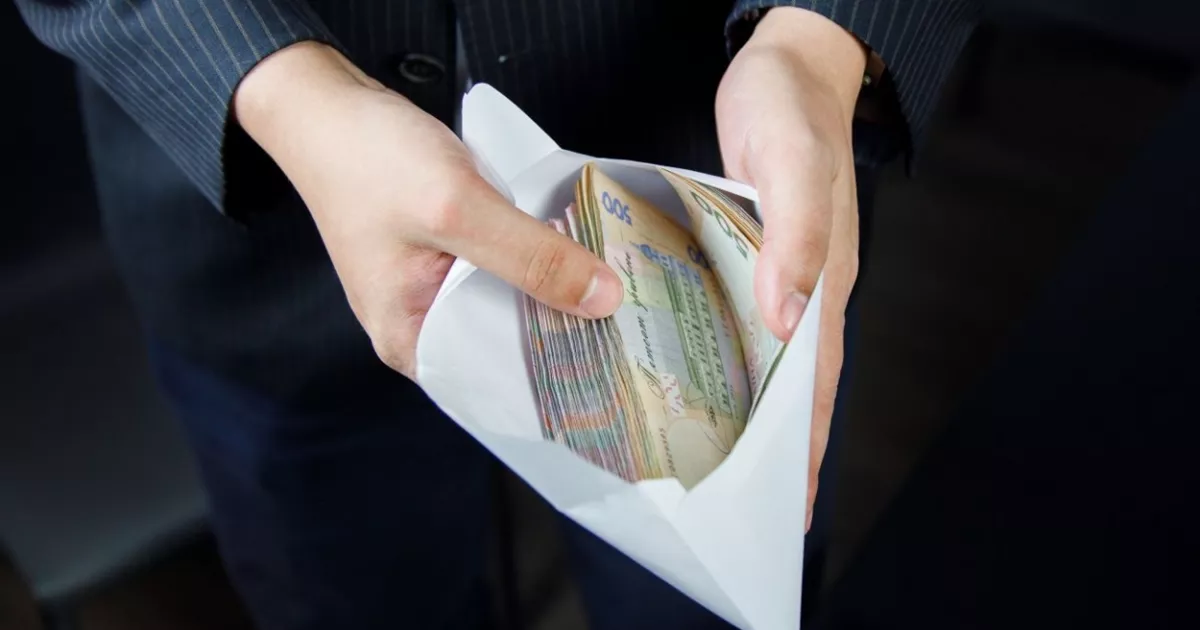 Кияни повертаються до готівки: війна й блекаути змінюють фінансові звички