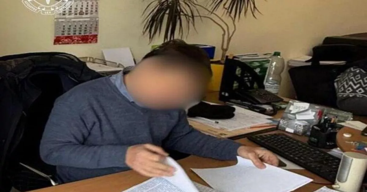 Сіль за ціною золота: у Києві чиновника ШЕУ підозрюють у переплаті пів мільйона гривень