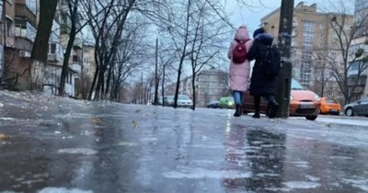 Київ під кригою: хто відповідає за ожеледицю та снігову небезпеку
