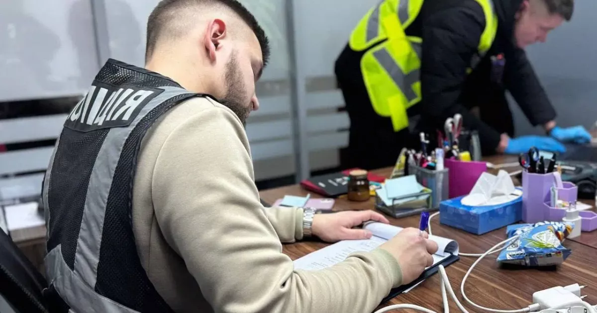 Нелегальна міграція за готівку: у столиці діяла схема з підробленими документами
