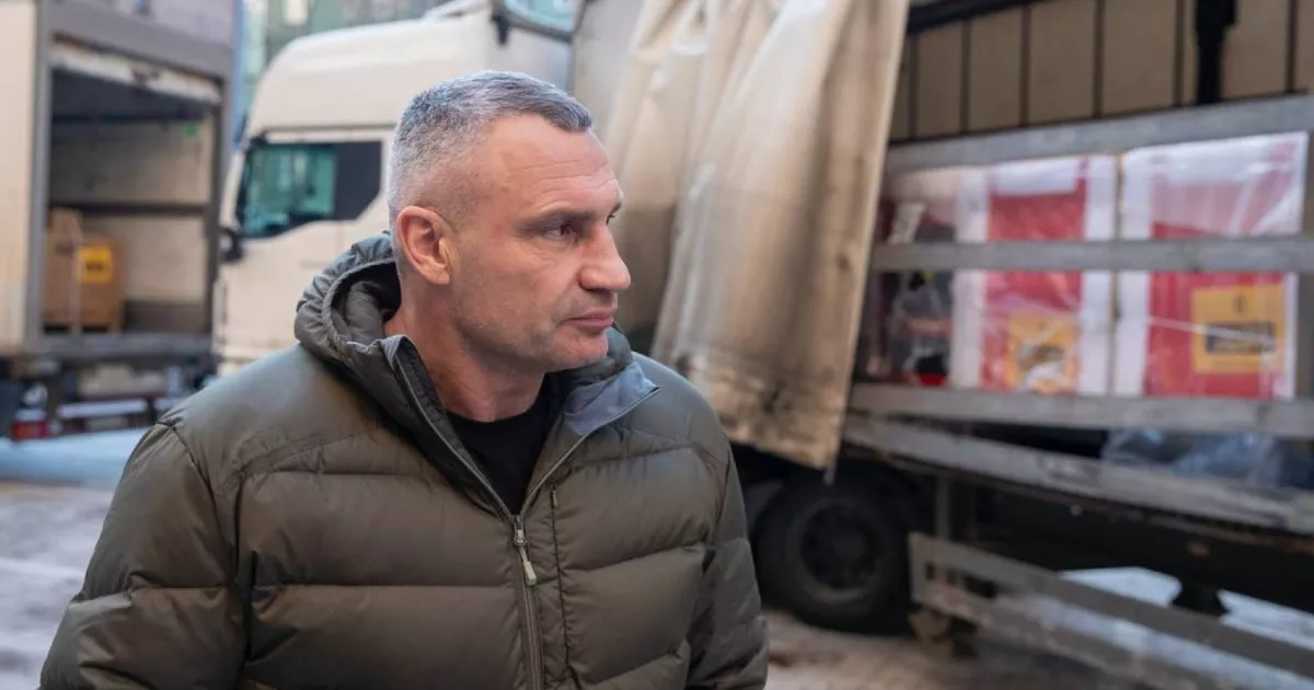 Київ без тепла після нічної атаки: майже 2600 будинків залишилися без опалення