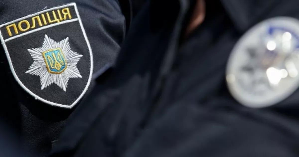 Кайданки зняли, але врятувати не змогли: у Києві помер чоловік під час затримання