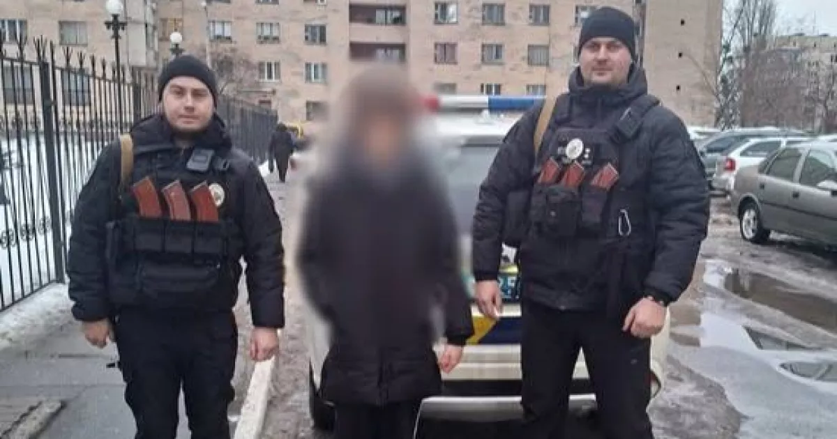 Поліцейські Києва за дві хвилини врятували 15-річного підлітка на Оболоні