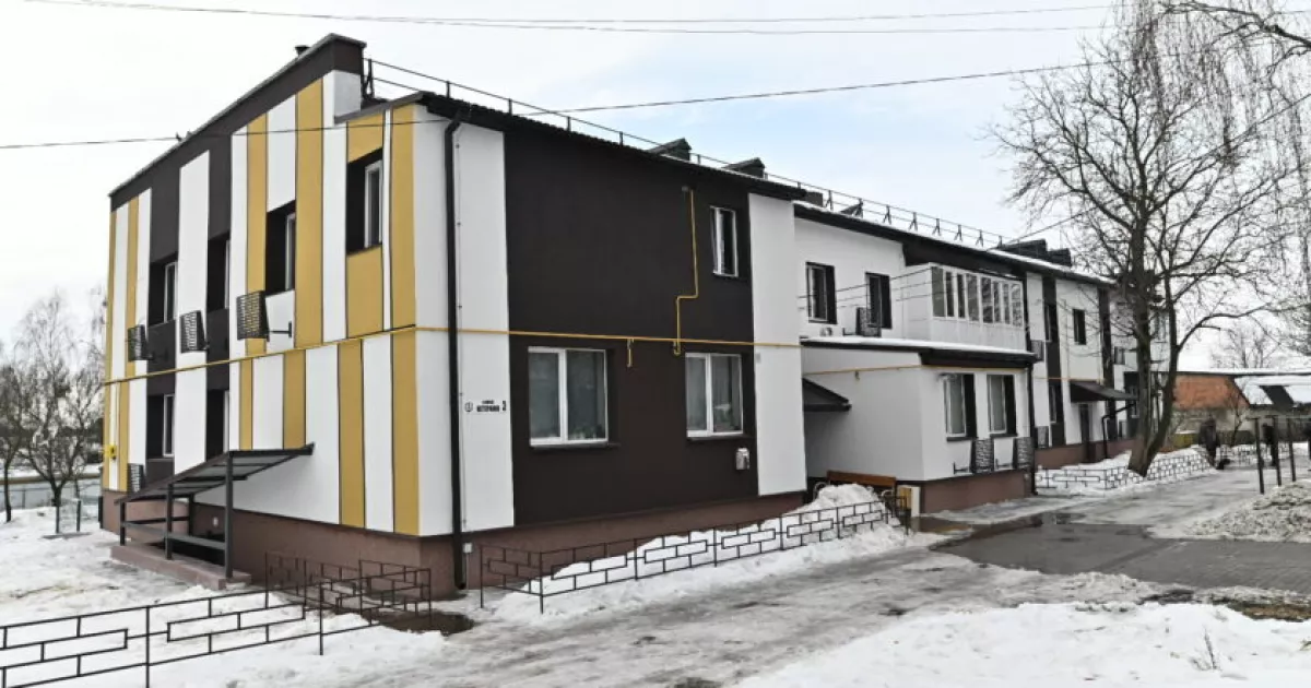 Сонячні дахи і нові двори: у Бородянці здали чергові відновлені будинки