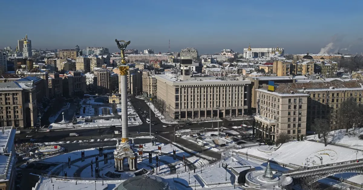 Світло у Києві під загрозою: Шмигаль попередив про можливі нові відключення