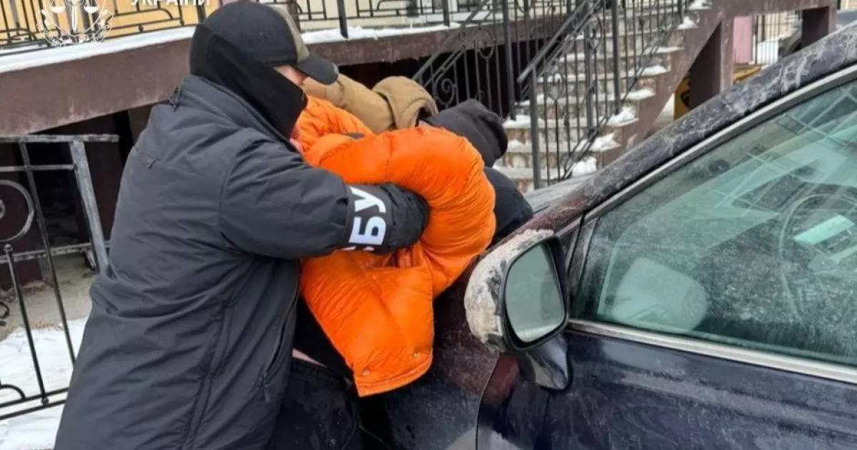 10 тисяч доларів за «діагноз»: у Києві викрили схему фіктивного лікування для ухилянтів