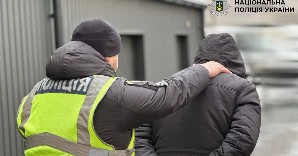 Десятки транзакцій за день: у столиці суд розглядатиме справу про крадіжку з картки військового