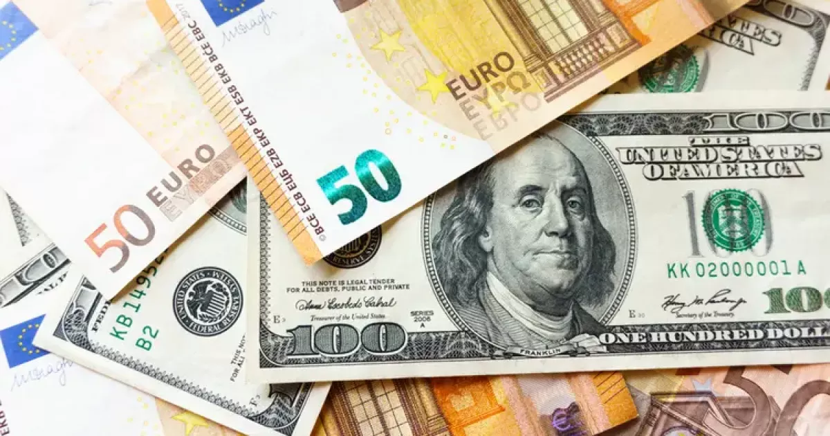Курс валют у Києві: де сьогодні вигідно купити долари та євро