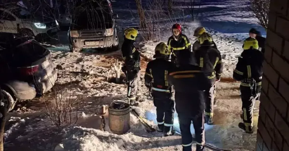 Трагічна ніч у Святошині: у багатоповерхівці згоріла квартира, є загиблий