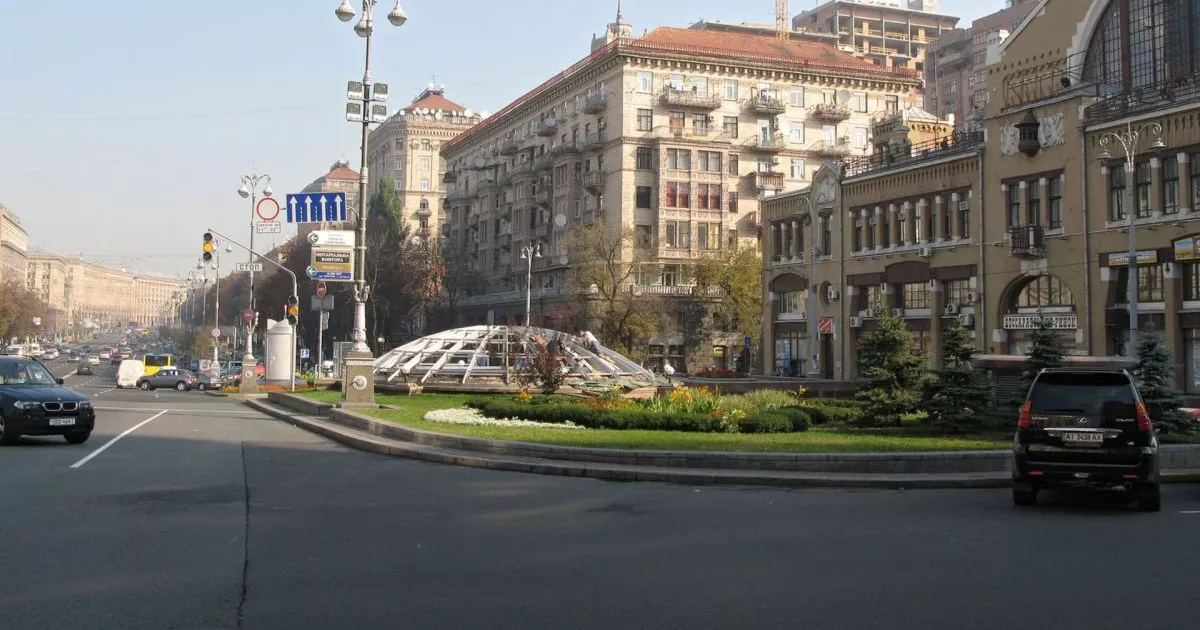 Бесарабку знову хочуть віддати машинам: у КМДА заговорили про ліквідацію пішохідної зони