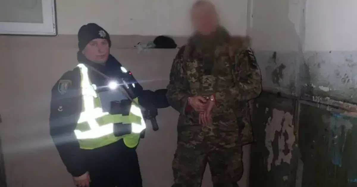 Замах на вбивство у Києві: військовослужбовець поранив чоловіка та жінку