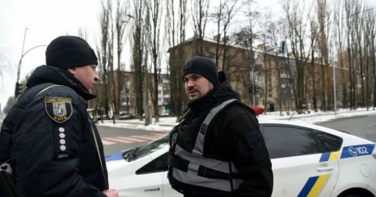 На Нивках у Києві чоловіка пограбували після спільного розпиття алкоголю