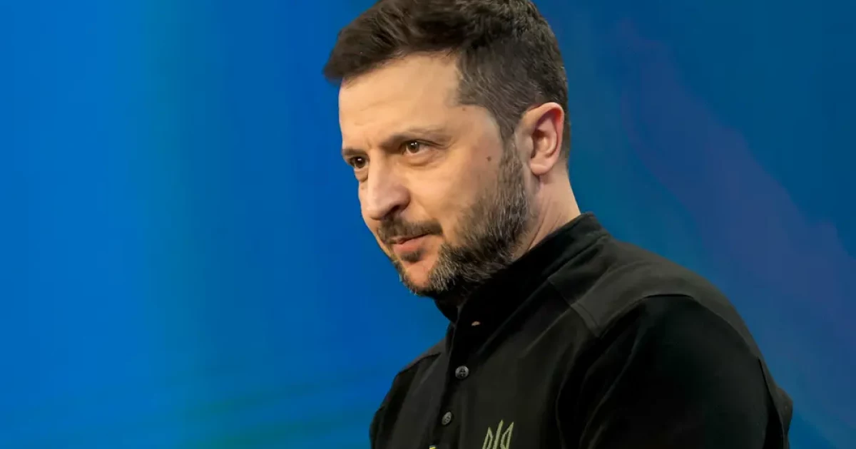 Чотири роки великої війни: Зеленський звернувся до українців і показав, де працював у перші дні вторгнення