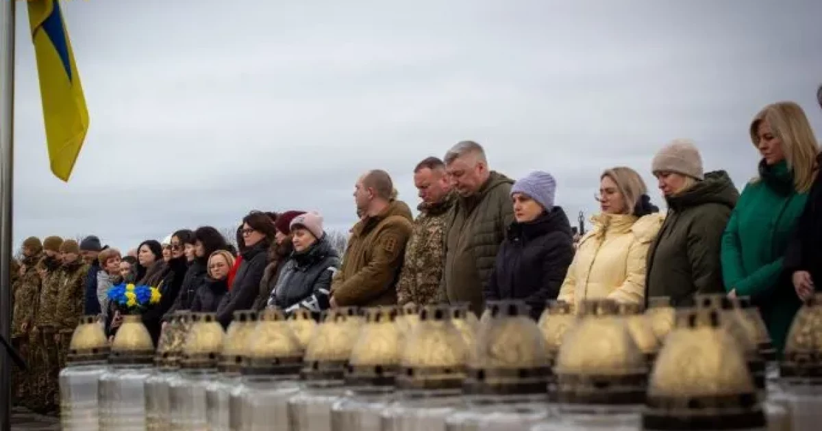 У Мощуні та Гостомелі вшанували полеглих воїнів: родинам передали державні нагороди
