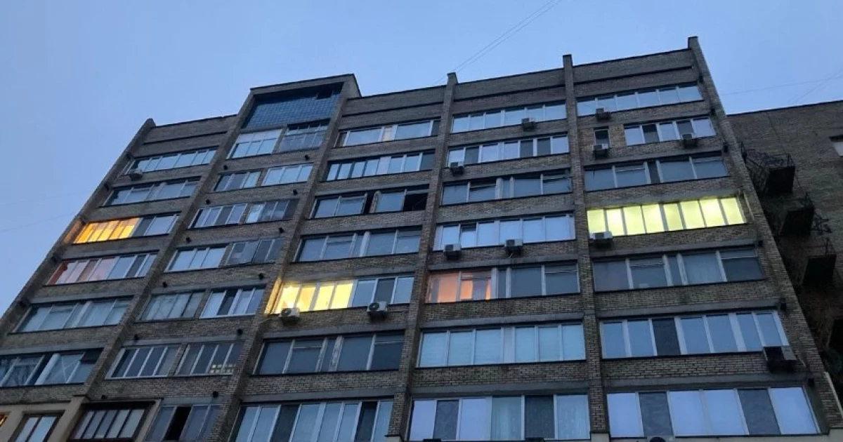 Світло навіть під час блекаутів: у Києві майже 300 будинків перейшли на автономне живлення