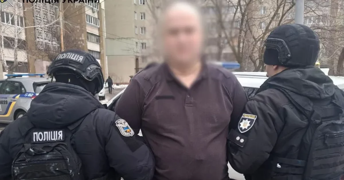 На Майдані затримали чоловіка, який глузував із меморіалу полеглим військовим
