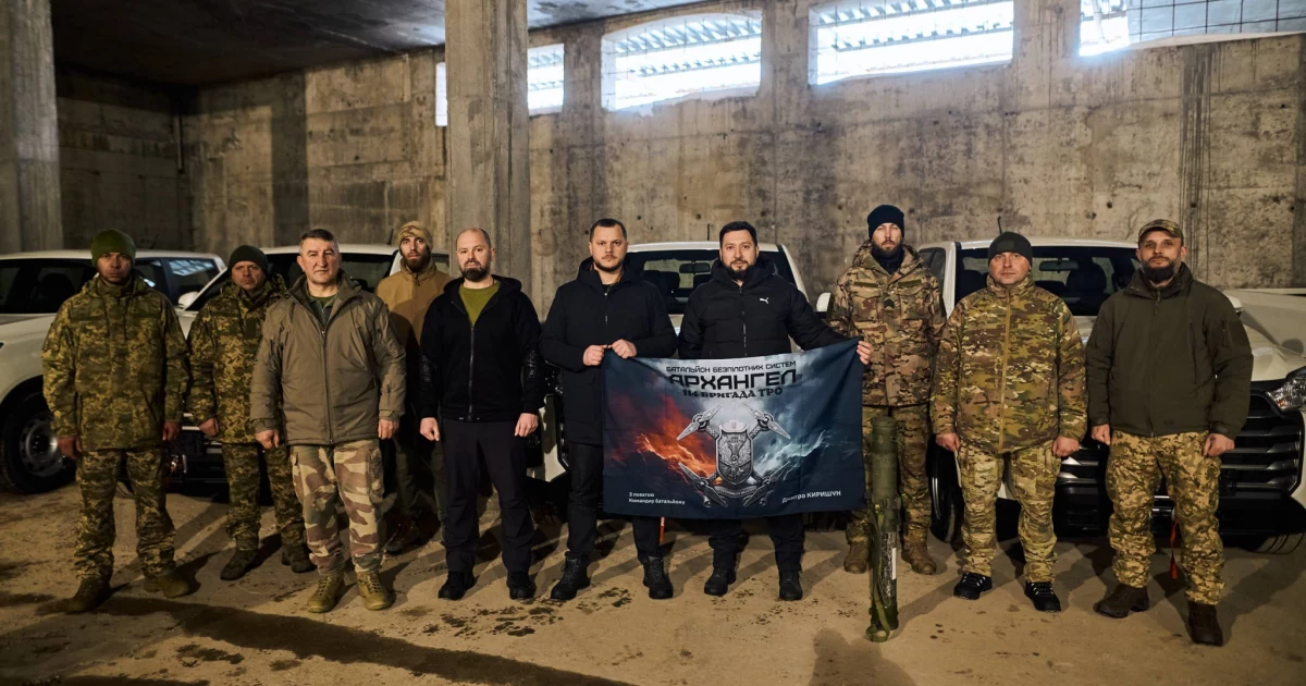 Київщина передала фронту шість пікапів: підрозділ «Архангел» посилює мобільність