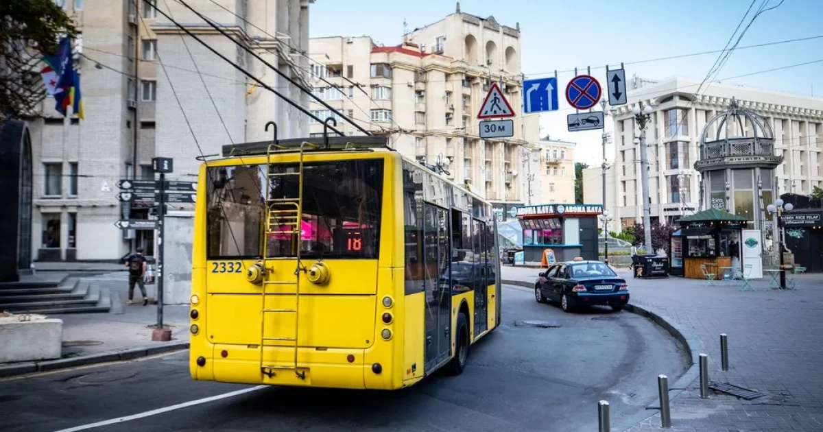 У Києві відновили рух трамваїв і тролейбусів на лівому березі