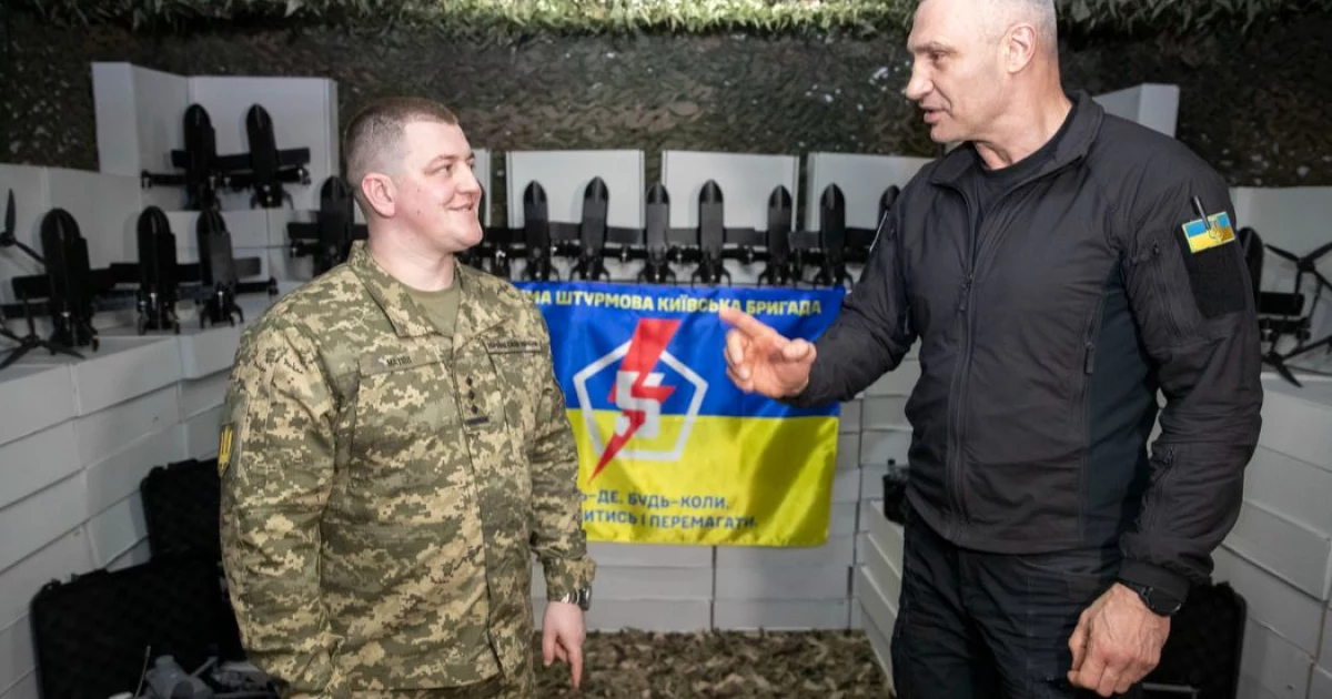 Кличко передав захисникам від громади Києва ще 1300 безпілотників різних типів