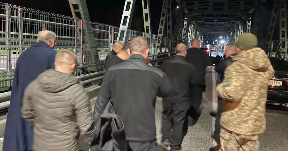 Затримані в Угорщині інкасатори «Ощадбанку» повернулися додому: гроші та золото залишилися в Будапешті
