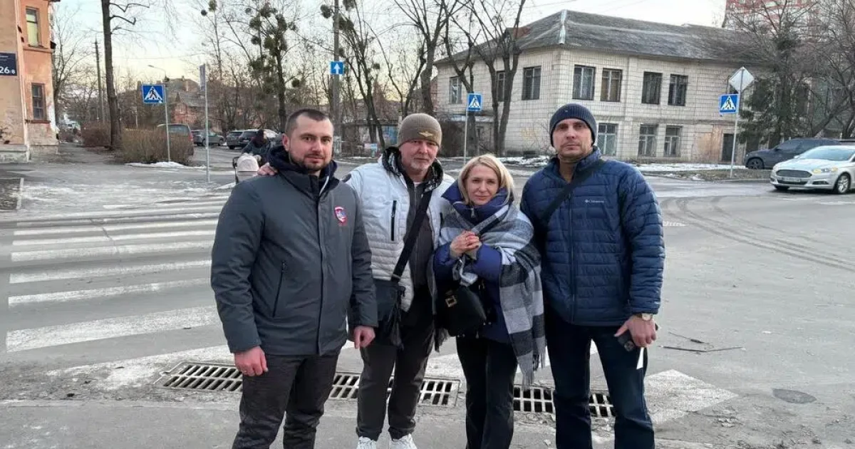 Затягнули всередину та відібрали телефон: біля ТЦК у Києві напали на адвокатку