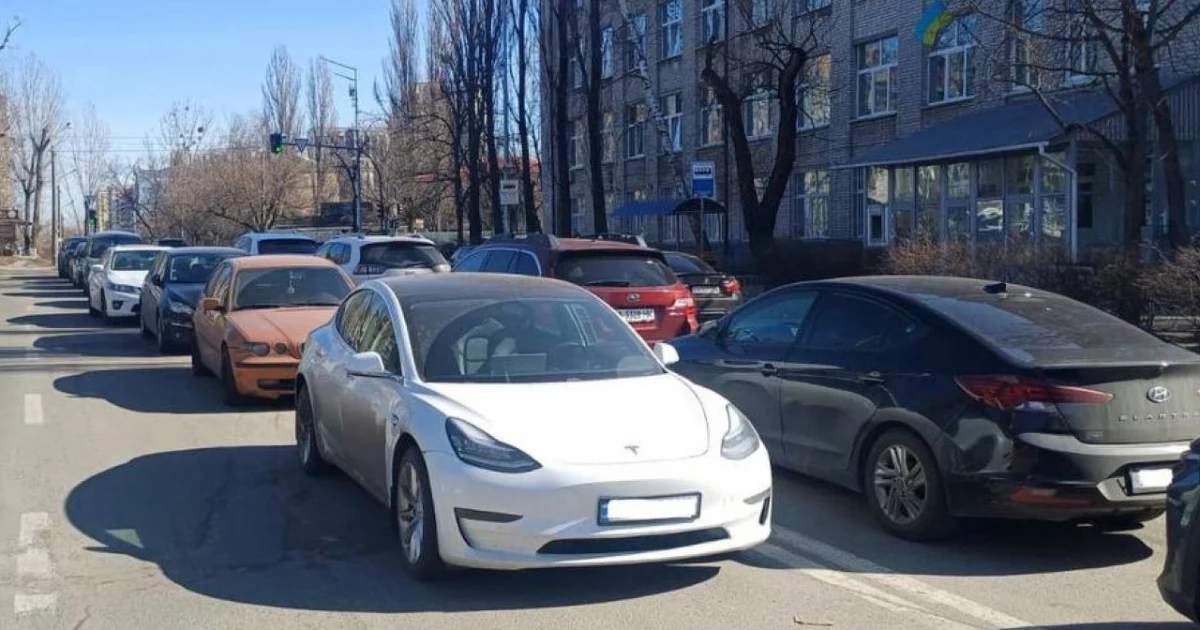 Місто не стихійна стоянка: на Печерську наклали штрафи за неправильне паркування