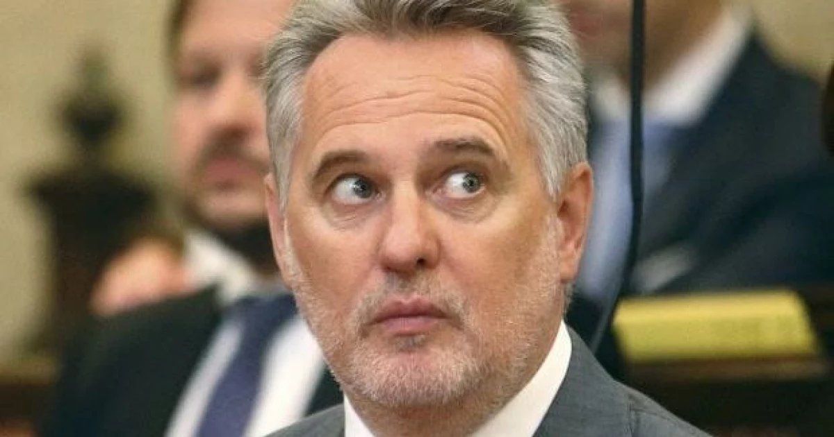 Кабмін виставить на аукціон титанові родовища, які раніше розробляли компанії Фірташа
