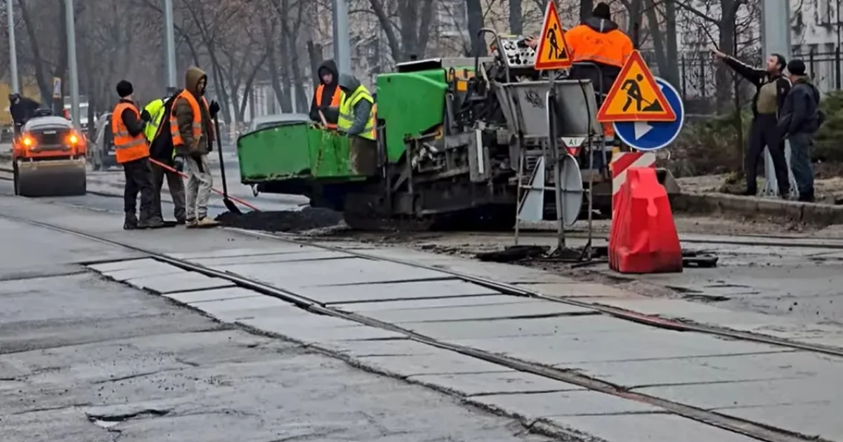 У Києві частково обмежуватимуть рух у двох районах через ремонт доріг