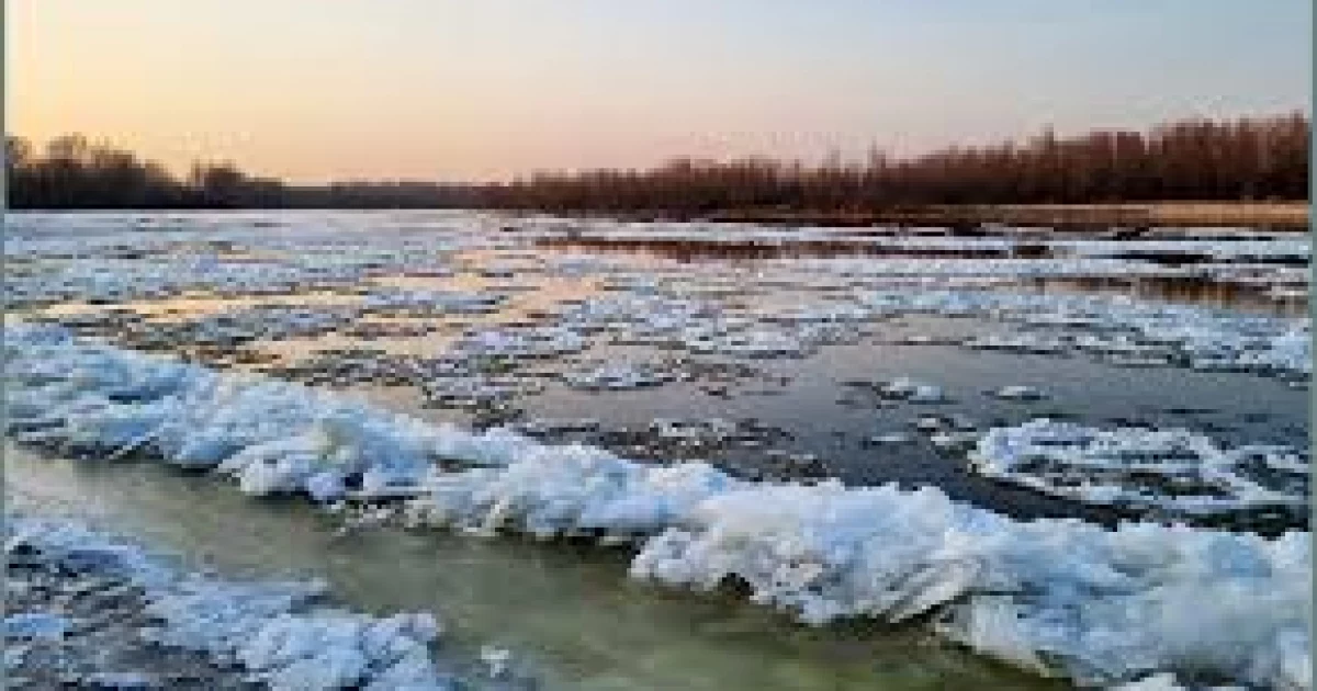 Весняний льодохід на Десні: що відбувається на річках Київщини