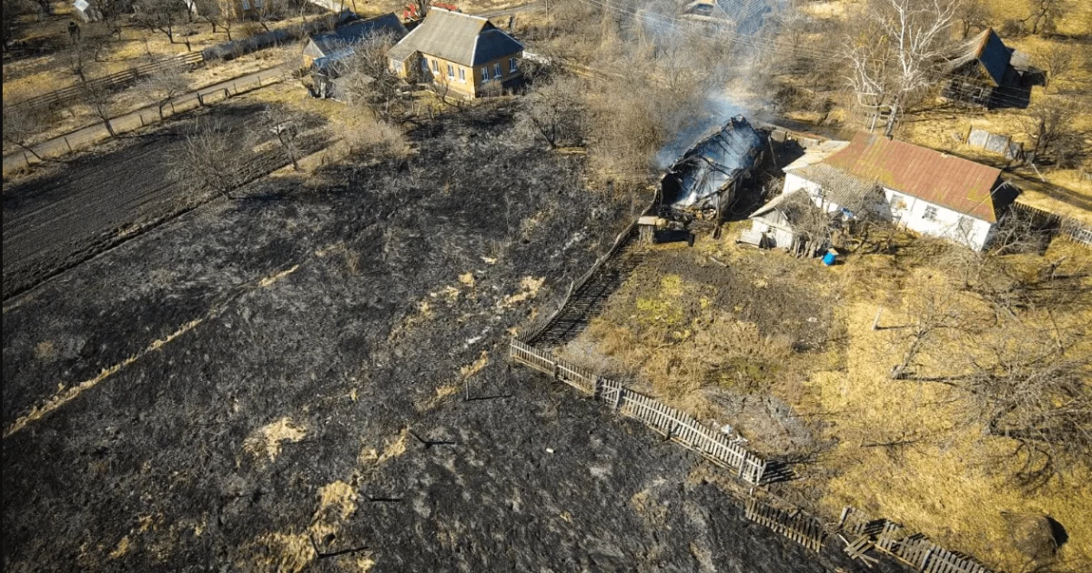 На Вишгородщині через спалювання сухостою сусіди залишилися без комори