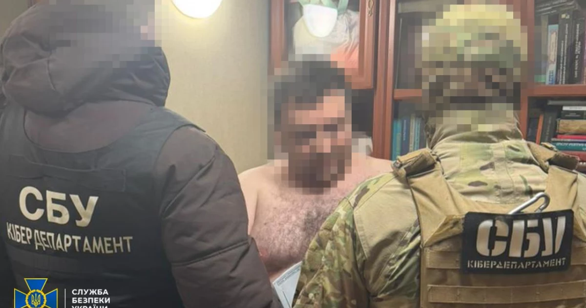 СБУ затримала у Києві проєктантів, які допомагали рашистам відновлювати НПЗ