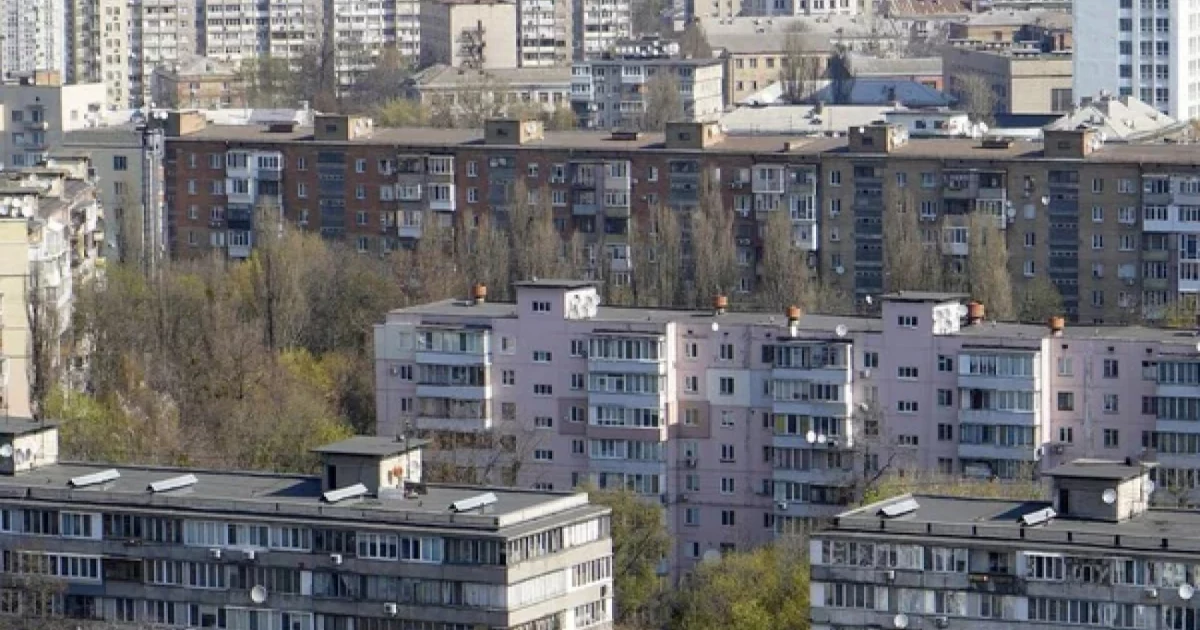 Світло навіть під час блекаутів: у Києві багатоповерхівки отримають резервне живлення